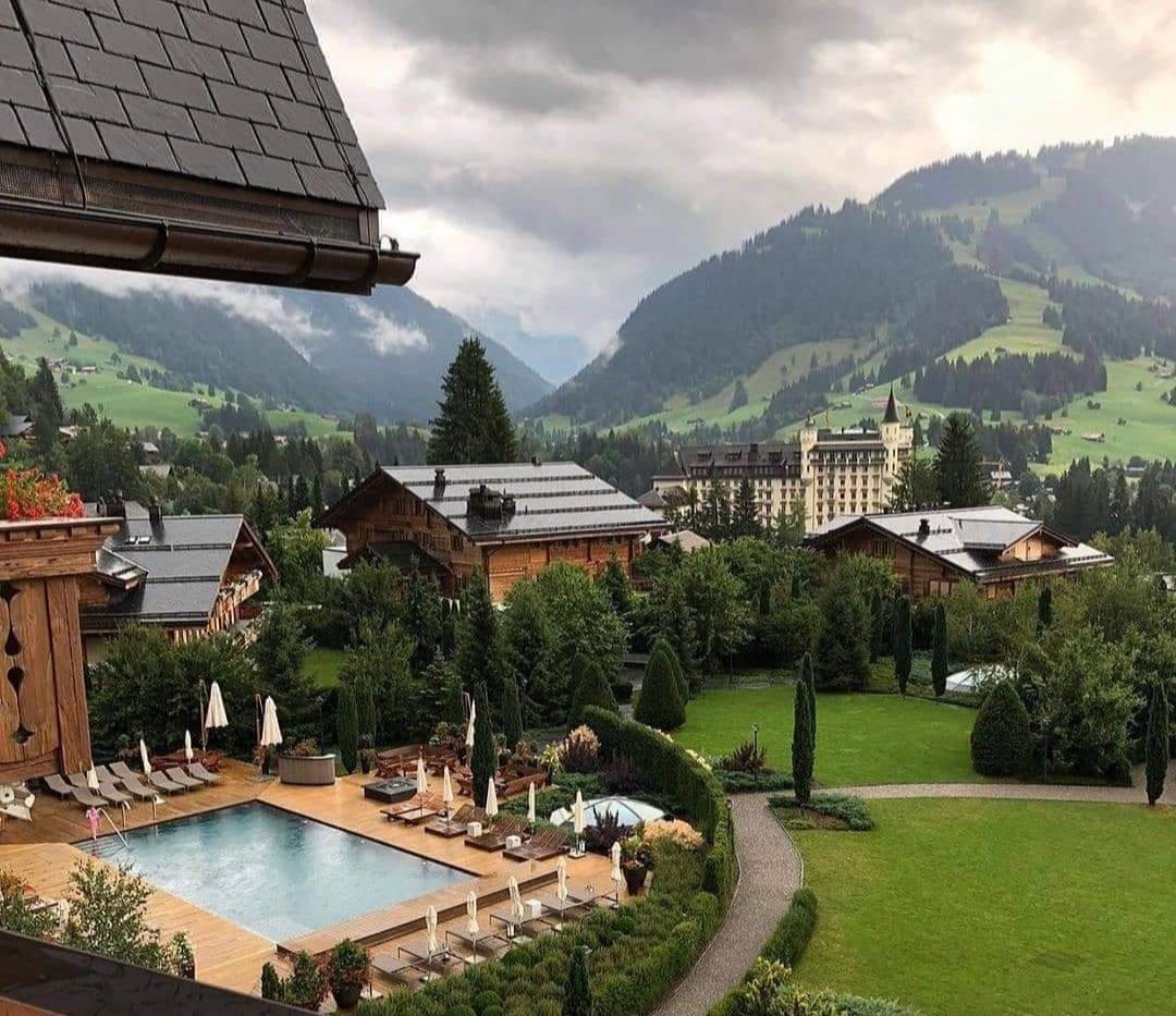 Archite01899733's tweet image. The Alpina Gstaad, Switzerland 
Photo by: khulood alkuwari
