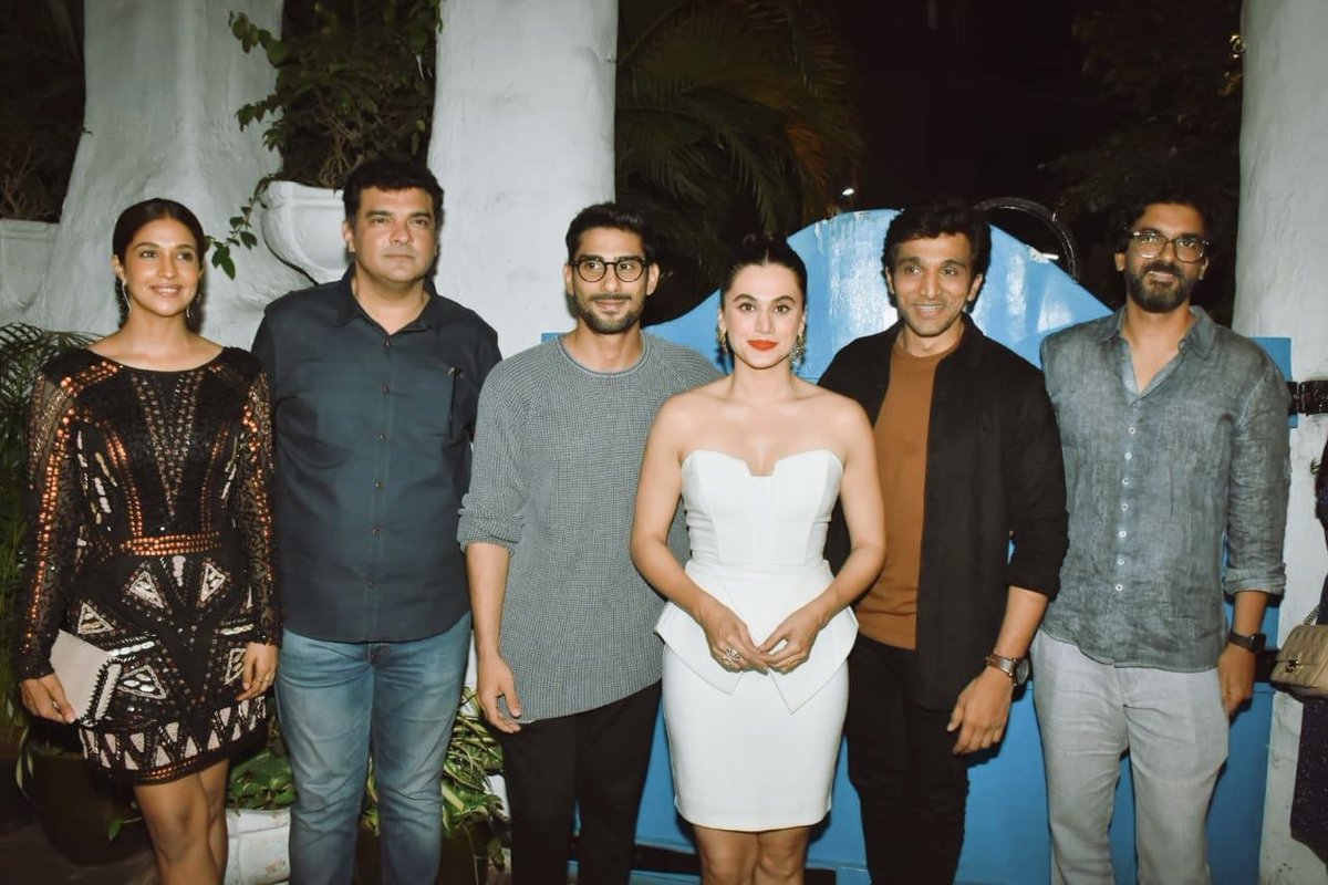 TAAPSEE - PRATIK: 'WOH LADKI HAI KAHAAN?' FILMING OVER... Team #WohLadkiHaiKahaan? celebrated completion of shoot last evening... Stars #TaapseePannu, #PratikGandhi, #PratiekBabbar and #HarleenSethi... Directed by #ArshadSyed... Produced by #JungleePictures and #RoyKapurFilms.