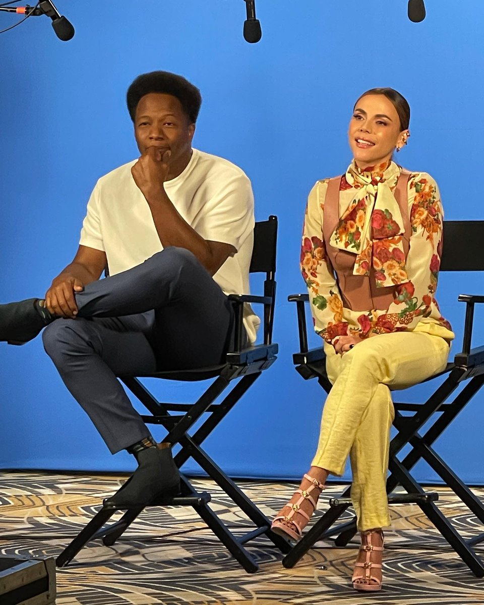 filleDmiel's tweet image. ⟮𝕎𝗼𝗿𝗸 𝘂𝗽𝗱𝗮𝘁𝗲𝘀!⟯ ▸ https://𝘀𝘂𝗻𝘃𝗮𝘀𝘀𝗲𝘂𝗿-web
 ⤹ filleDMiel; ℕ𝖾𝗐 𝖴𝗉𝖽𝖺𝗍𝖾
  🏷️#RPEncanto

El día de hoy se está llevando acabo la gran premiere mundial de 'Encanto' y por supuesto les compartiré sobre está pero por ahora les traigo un poco de ...