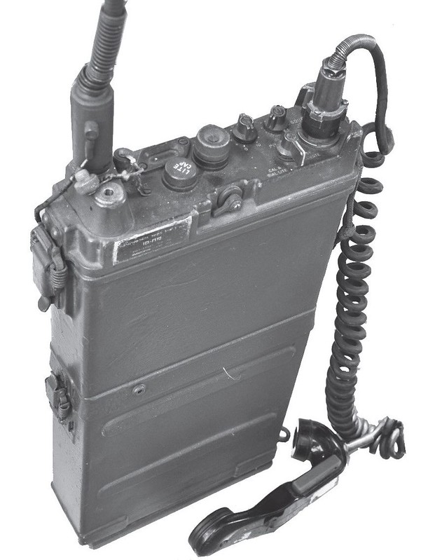 war_only's tweet image. Продолжаем рассказ о средствах связи армии Израиля, вот уже 7 часть с новой рацией, стоявшей "на вооружении" до войны Судного дня...

war-only.com/v-efire-izrail…