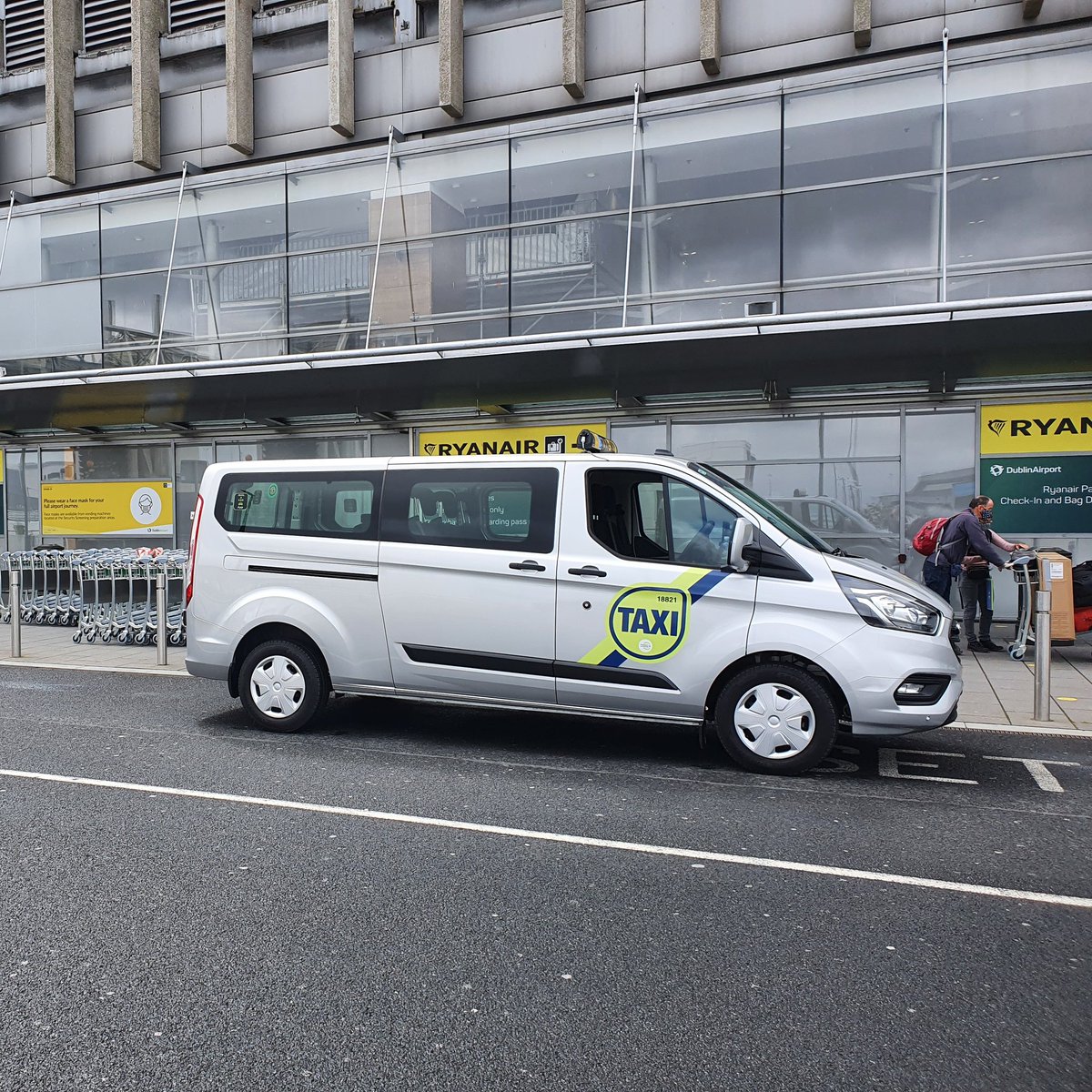 Checkers Cabs & Delivery Service Dublin Airport tweet media