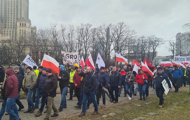 протесты в варшаве