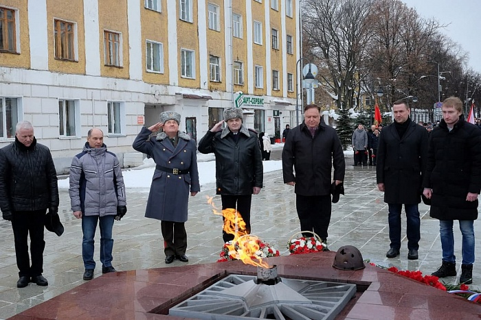 kirov_ER's tweet photo. 🇷🇺 Подробнее https://t.co/hFZDc7t80a
#НашиЗащитники #ЕРКиров #ЕР43 https://t.co/GZ2G7wXmMc