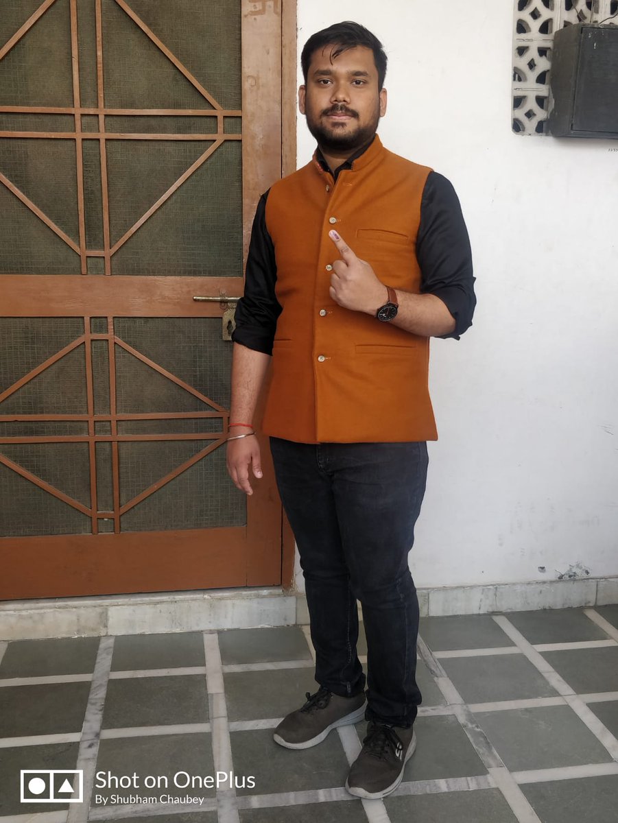 ceoup's tweet photo. उत्तर प्रदेश विधानसभा सामान्य निर्वाचन-2022
चौथे चरण के समापन में अब कुछ क्षण शेष हैं, अगर आपने अभी तक अपना मत नहीं दिया है तो तत्काल मतदान केंद्र जाएं और वोट देकर लोकतंत्र के प्रति कर्तव्य निभाएं।
आपका वोट अमूल्य है...
#ECI
#AssemblyElections2022
#GoVote
#GoVoteUP_Phase4 https://t.co/RthTqgb87g