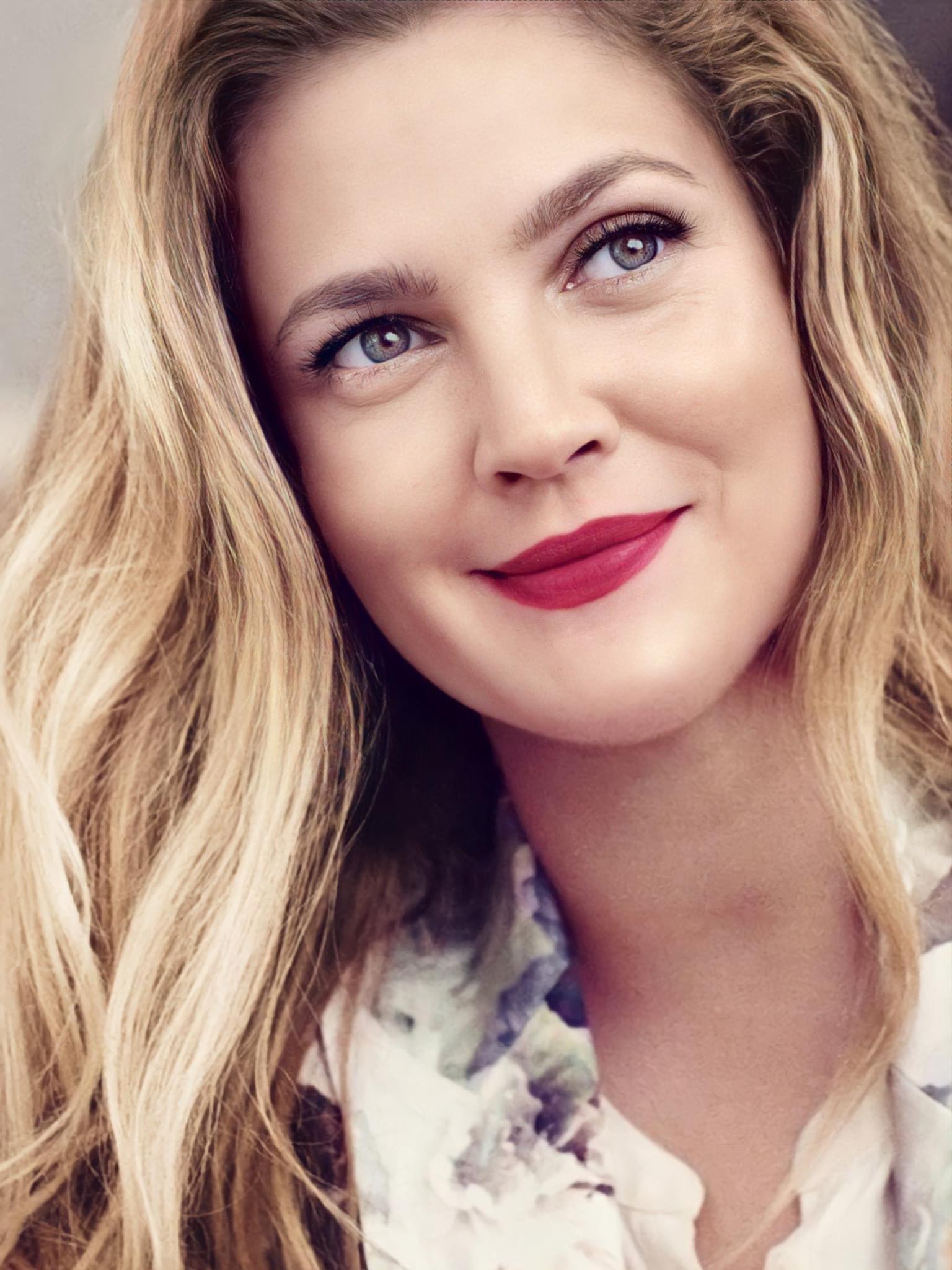 Happy 47th birthday, Drew Barrymore!  Beautiful woman always stay beautiful 