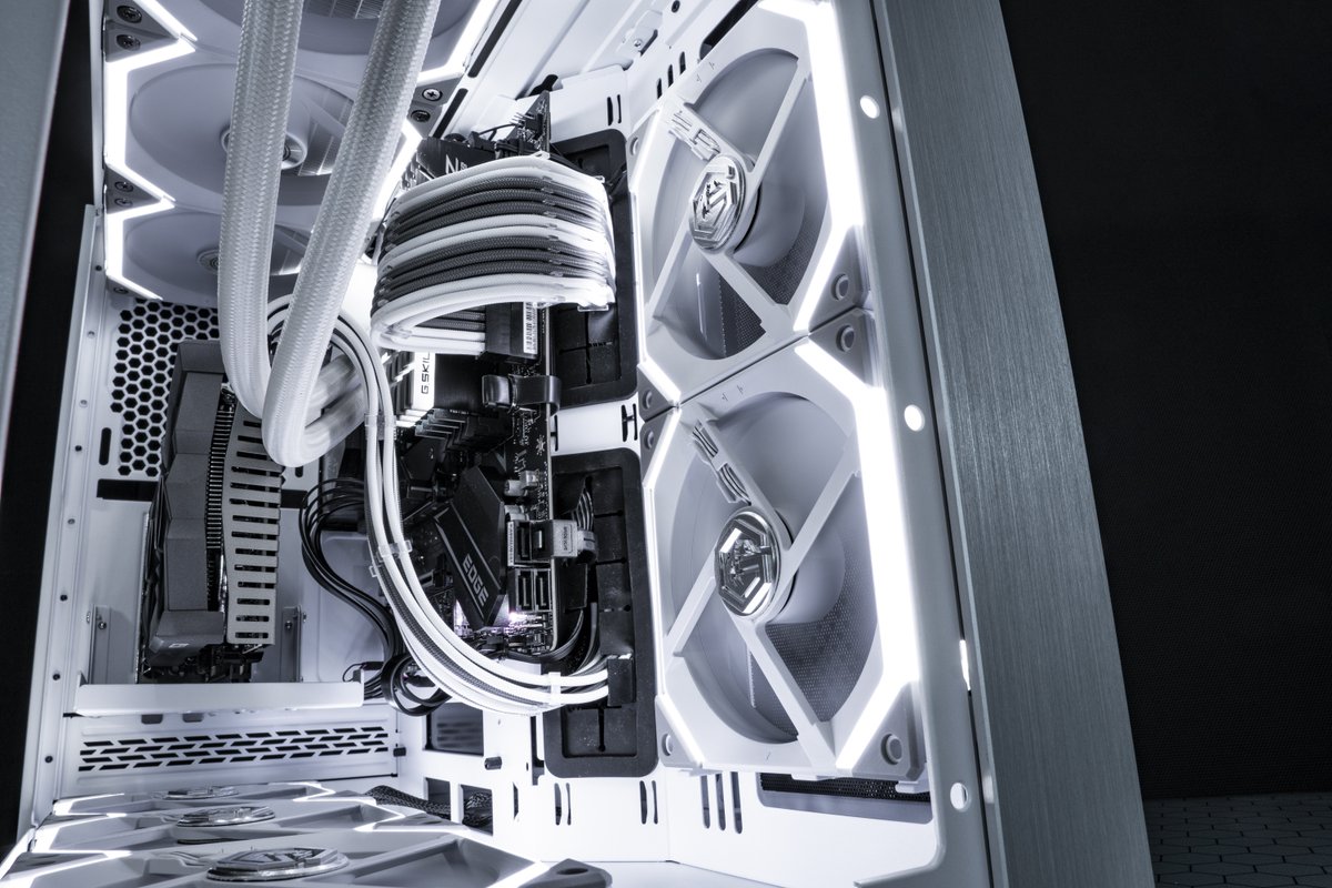 Upgrade to White

<a href="/GlobalLianli/">LIAN LI Global</a> | <a href="/gskillgaming/">G.SKILL</a> | <a href="/msigaming/">MSI Gaming</a> | <a href="/ZOTAC/">ZOTAC</a> 

gperformance.ch/gallerie/gp019/