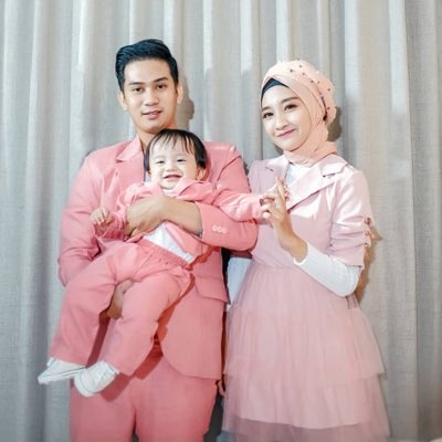 Ichabby_'s tweet photo. Bersamaaaa pandaa dan bindutyy 😘😘😘 #NewProfilePic https://t.co/kJDvA5XYbG