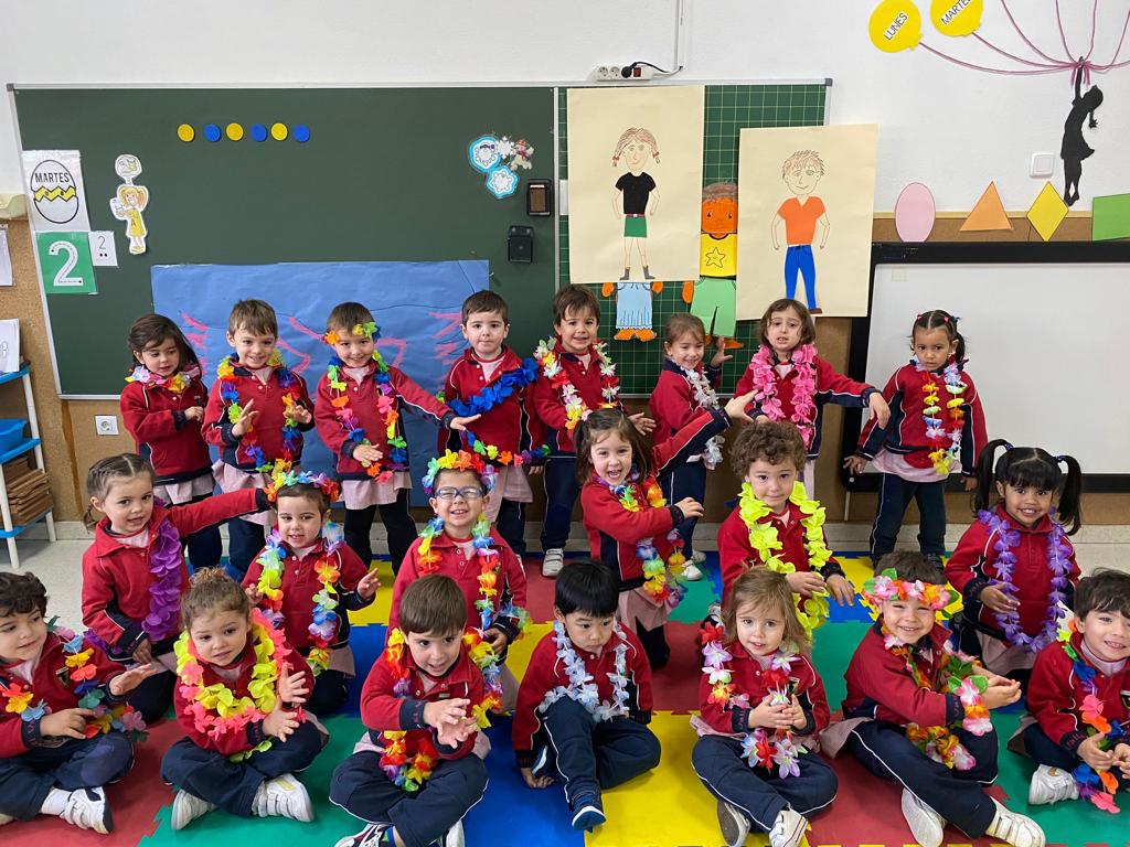 ColegiosElValle's tweet photo. Seguimos preparándonos pare el gran día de #Carnaval.
Hoy somos #Hawaianos 🌺  y #Hawaianas 🌸

#ColegiosElValle #EducaciónInfantil #1INF #TheCarnivalisComing #SCH #ElValle https://t.co/2rcGMRGog9