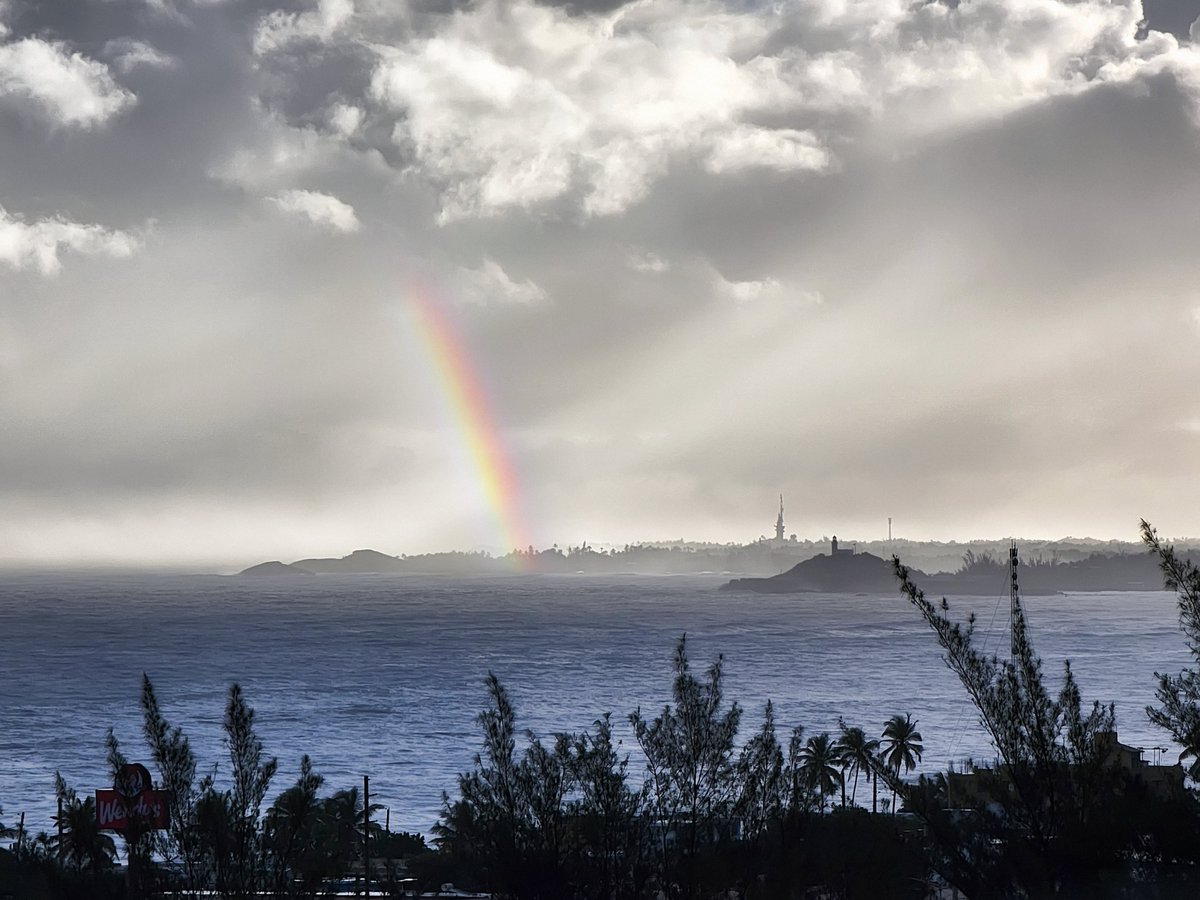 carlos_gotay's tweet photo. Arcoiris en la mañana en Arecibo
#arecibo #puertorico #mar #sea #weather #mañana #morning #trees #faro #lighthouse #arcoiris #rainbow #sky #clouds #nubes #rain #lluvia #photography #nature #naturephotography #peaceful #serenity #love @adamonzon @DeborahTiempo @SLopezTiempo https://t.co/zkXNtmEo9N