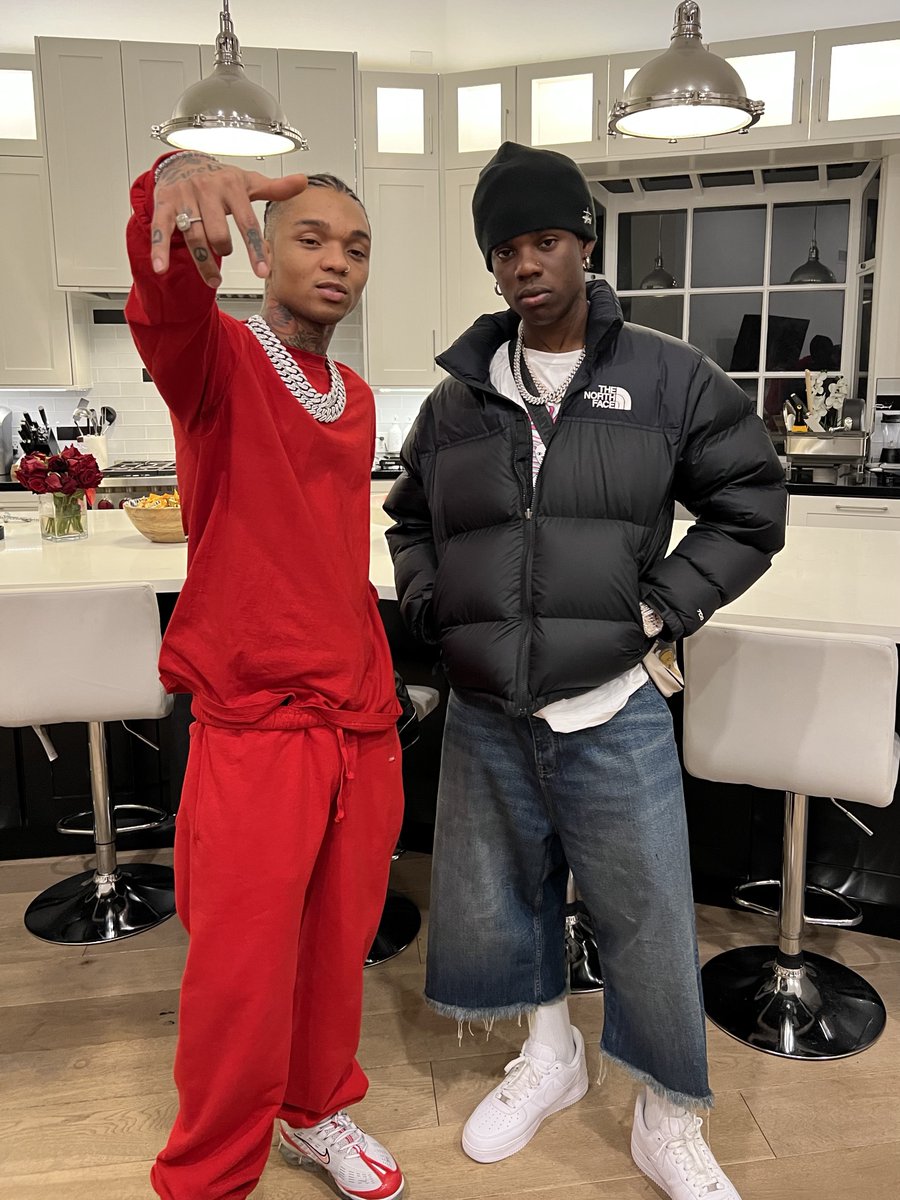heisrema's tweet photo. .@SwaeLee x Rema 🤞🏾 https://t.co/sDOR7Vjeim