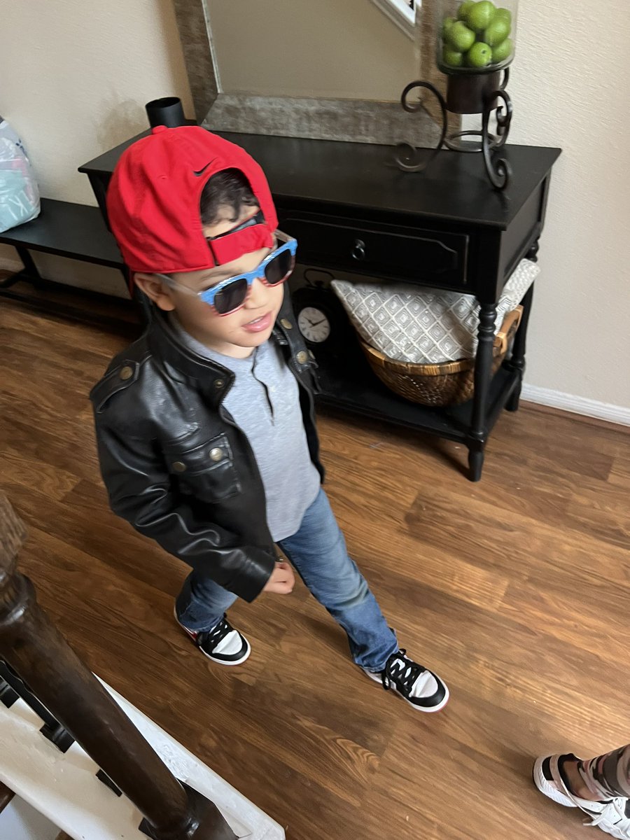 akperera's tweet photo. Self confidence is the best outfit — Rock It & Own It!! #BeYou 💙 #BlakeWilliam https://t.co/NwAe11W36c