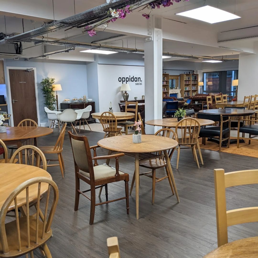 A calm &amp; peaceful space to make midweek working that little bit easier. Brews and cake are unlimited too, which of course also helps 😋

📸: @ purenourish