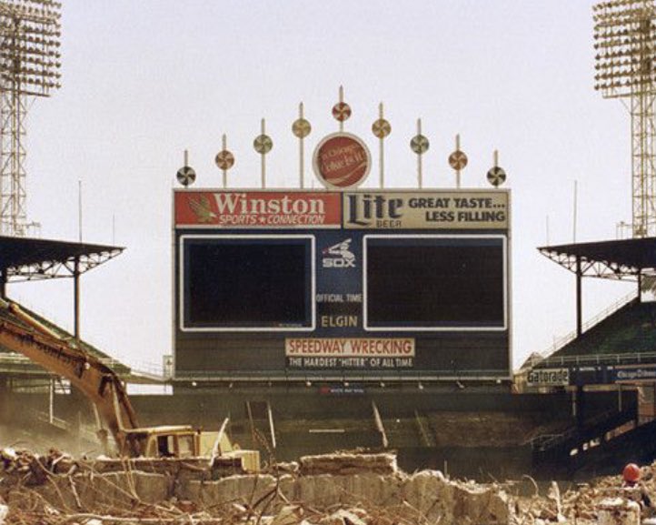 nut_history's tweet photo. Comiskey Park scoreboard https://t.co/IX7VzONZvG
