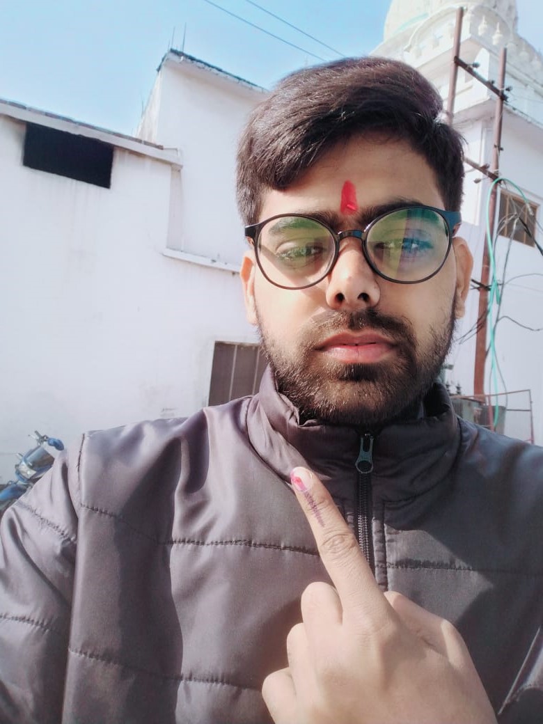 ceoup's tweet photo. उत्तर प्रदेश विधानसभा सामान्य निर्वाचन-2022
लोकतंत्र के पर्व में हम भी बने भागीदार
वोट देकर पूरा किया अपना अधिकार
#ECI
#विधानसभाचुनाव2022
#AssemblyElections2022
#GoVote
#GoVoteUP
#GoVoteUP_Phase4 https://t.co/3fV6nu6Cln