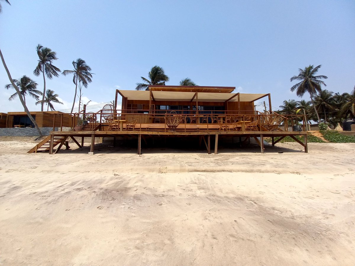 SuntaaBeachBoxx's tweet photo. Let's climax the month of love 😍 with #wavvysoiree at our Restaurant on Sunday 27th Feb, 6pm. For the first time ever, Suntaa Restaurant will be opened to everyone!! Come enjoy good food with great music from @titiowusu and @senkulive.  Call 0550533198 to reserve a table🔥 https://t.co/Nif79Hcofb