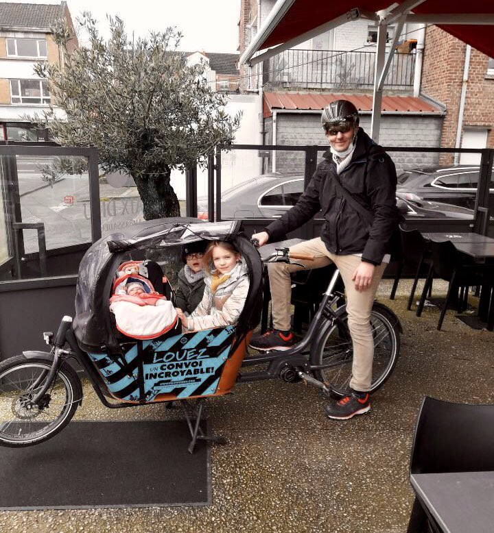 velowomon's tweet photo. Mercredi après-midi tout en #convoicroyable #velocargo #laboiteavelow @VilleLambersart https://t.co/PYZmlNbOhv