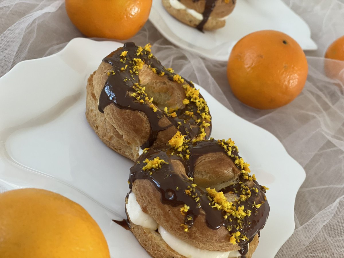 Eclair ring with Mascarpone &amp; orange.