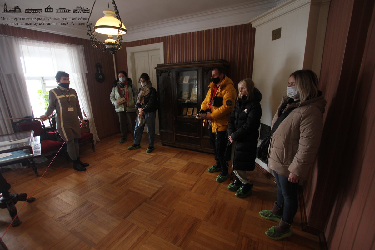 MuseumEsenin's tweet photo. 23 февраля в Государственном музее-заповеднике С.А. Есенина состоялись праздничные мероприятия, посвященные Дню защитника Отечества.

📸Е. Хомутский

#КонстантиновоРодинаЕсенина #КонстантиновоМузей
#ЕсенинскаяРодина #МузейЗаповедникКонстантиново https://t.co/10R3MtUPKE
