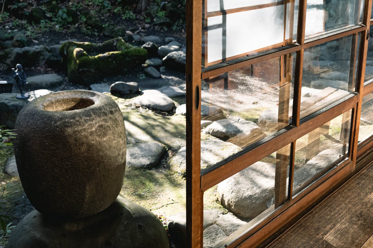 backpackersjp's tweet photo. 小野照崎神社さんの庭師さんに富士���に生えてる大きな木をさっぱりしてもらったら、日当たりが前より良くなりました！嬉しい。 https://t.co/gIlrWphHUU