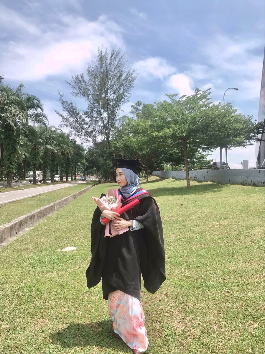 nabilazukifeli's tweet photo. 👩🏻‍🎓👩🏻‍⚕️🤍 https://t.co/O194QcUhGQ