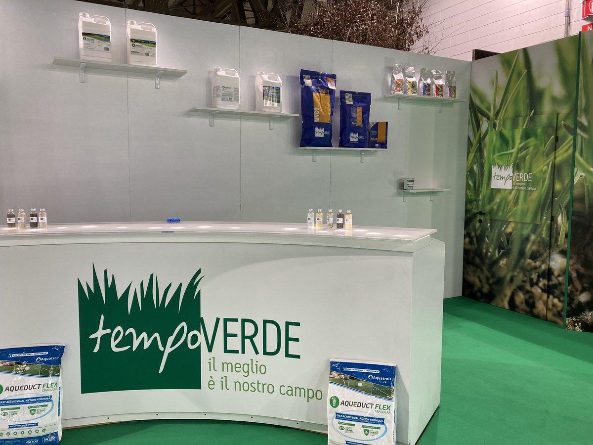 michael_fance's tweet photo. Ready for @MyplantGarden to open in ten minutes with @Tempoverdesrl the @AquatrolsEurope distributor in Italy 🇮🇹 We have some @Aquatrols goodies here to give away too 🎁 https://t.co/uT4oqUek1X
