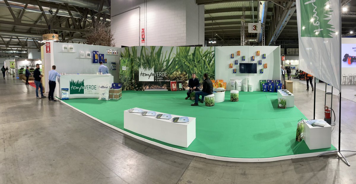 michael_fance's tweet photo. Ready for @MyplantGarden to open in ten minutes with @Tempoverdesrl the @AquatrolsEurope distributor in Italy 🇮🇹 We have some @Aquatrols goodies here to give away too 🎁 https://t.co/uT4oqUek1X