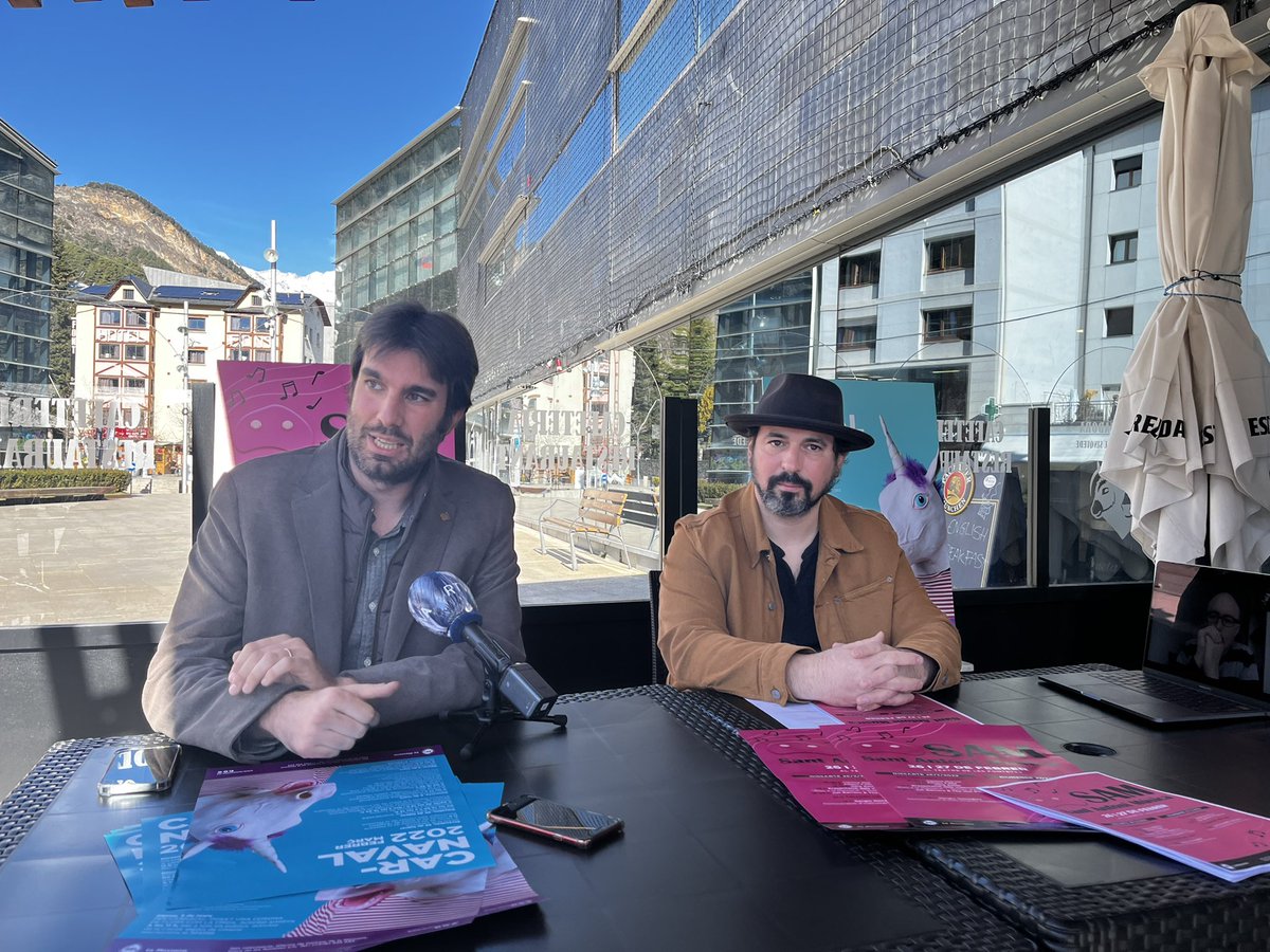Assaig general (@assaig_general) on Twitter photo 📻 I avui a les 18h:
🔺Entrevistes amb <a href="/nestorgise/">Néstor Giménez</a>, Lluís Vidal i @lluccasares (<a href="/UnderPoolMusic/">UnderPool</a>) i Maria Ribera Gibal
🔺"Nuredduna" de <a href="/MagiGarcias/">Magí Garcías</a> amb @FullanaJoan, <a href="/juanjomonserrat/">Juanjo Monserrat</a> i altres
🔺El Festival SAM <a href="/comudelamassana/">Comú de la Massana</a>
En directe!
📲 catmusica.cat 📻 I avui a les 18h:
🔺Entrevistes amb <a href="/nestorgise/">Néstor Giménez</a>, Lluís Vidal i @lluccasares (<a href="/UnderPoolMusic/">UnderPool</a>) i Maria Ribera Gibal
🔺"Nuredduna" de <a href="/MagiGarcias/">Magí Garcías</a> amb @FullanaJoan, <a href="/juanjomonserrat/">Juanjo Monserrat</a> i altres
🔺El Festival SAM <a href="/comudelamassana/">Comú de la Massana</a>
En directe!
📲 catmusica.cat