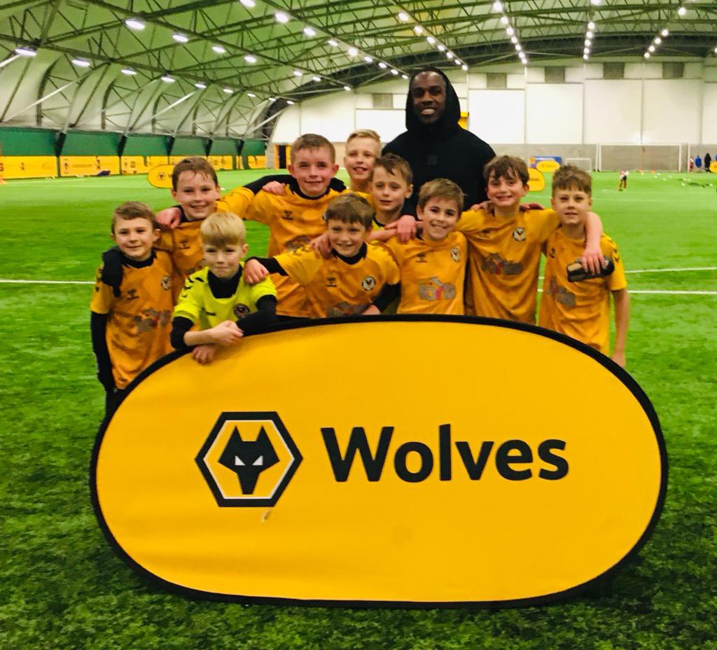 benjaminmott's tweet photo. Big thank you to @Michailantonio for taking the time to have photos with all the Newport @youth_county u10’s and all the other teams at the @Wolves cup yesterday! Top man! You made the boys day! #wolvescup https://t.co/6X00XiSv1Z
