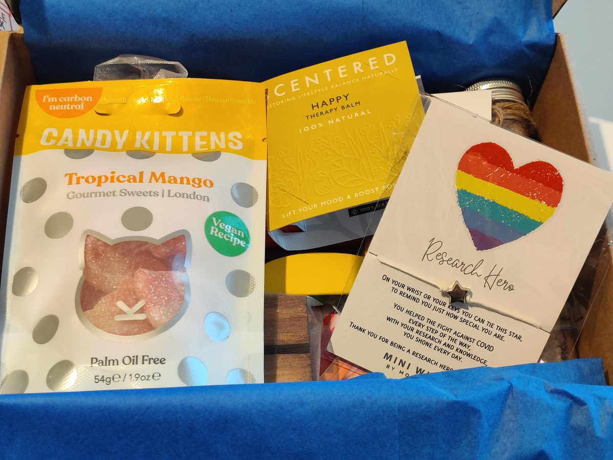 BartolomeuPires's tweet photo. After a very busy day @UHSFT yesterday with #Parkinsonsdisease #huntingtonsdisease It warmed up my heart to find this by my desk and the #researchHero card touched me. It was very tough, still is &amp; being appreciated makes all difference. Thank you @RDsouthampton @smileboxuk https://t.co/E9ZubEO3LH