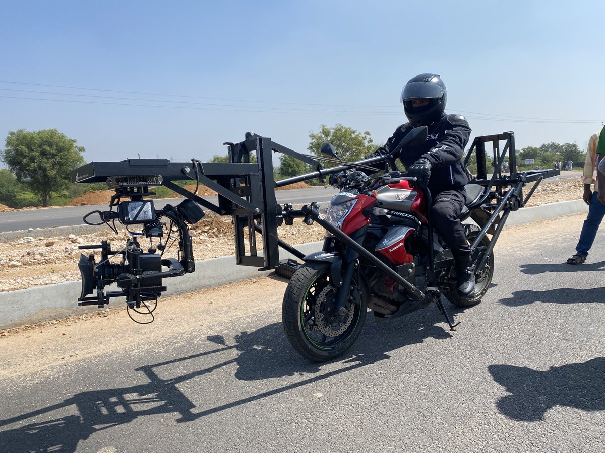 Kiran_k_bindhu's tweet photo. #Valimai Stunt Making Photos😎🔥
#AjithKumar
#ValimaiFDFS
#ACPArjunIsComing
@dhilipaction https://t.co/fUdXogxw50