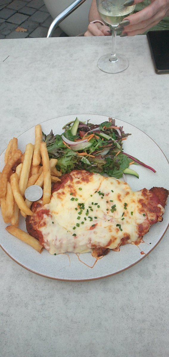 uwouldlove2bme's tweet photo. Finn Mc Cools Ferny Grove rock n a decent size Parmy
Well-done. I'm out to find the best Parmy in Brisbane ⭐ https://t.co/PkXYx4U77b