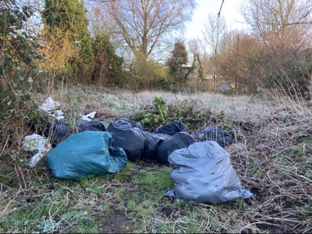 barbasix's tweet image. #Lomme : Quand le chemin de l’école offre un spectacle désolant…
#CestCommeCaTousLesJours 
#Propreté #MaVilledeLomme