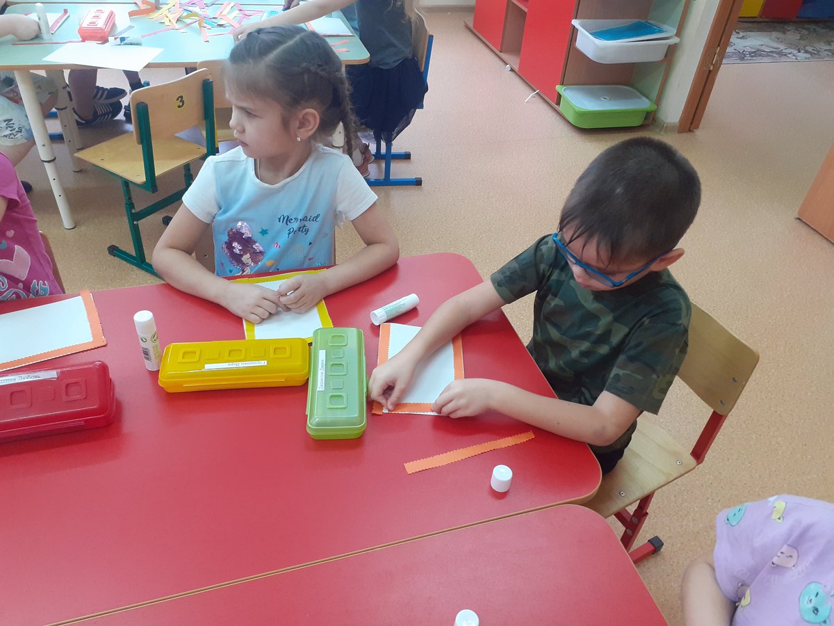 В преддверии Дня защитника отечества воспитанники подготовительной группы #1 <a href="/sad325samara/">МБДОУ "Детский сад №325 "Незабудка" г.о. Самара</a> изготовили подарки для пап и дедушек.