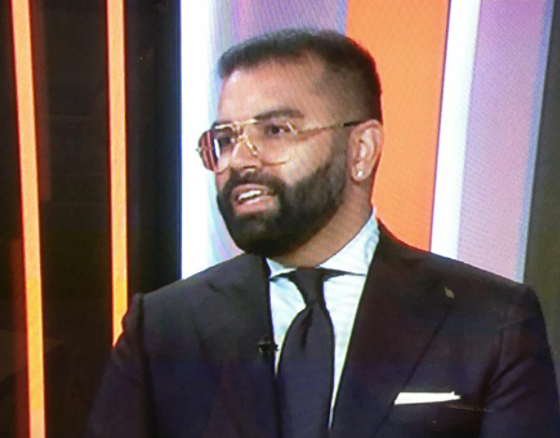 appleshk's tweet photo. Nice work @tarangchawla! Finally a well-dressed gent who can rock a cut-away-collar without resorting the the big, fat and ugly Windsor knot. #FourInHand #thedrum https://t.co/LEEF9BbHwJ