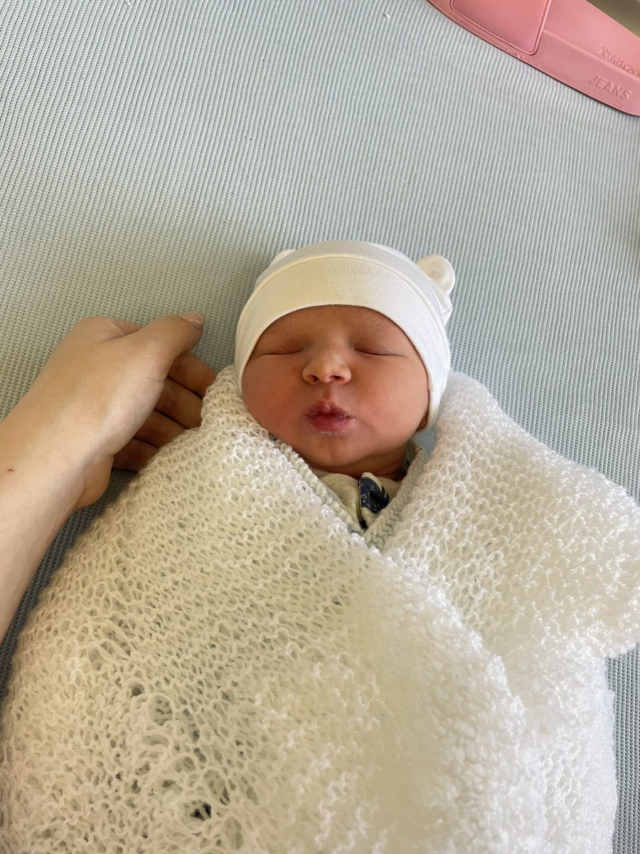 Megan_M27's tweet photo. Love like no other, you’ve completely stolen my heart. 

✨Blake Andrew Bannister, 19/02/22, 6lbs 15oz of perfection ✨ https://t.co/DITTQzm4bn