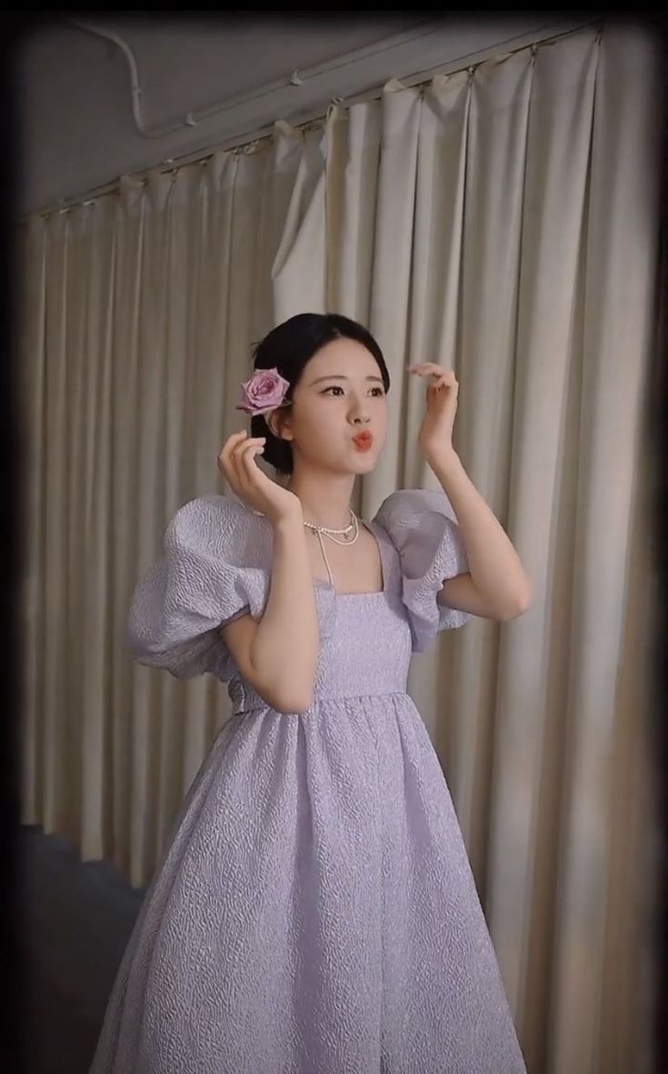 datemap20's tweet photo. New pictures + video of Zhao Lusi for @perfectdiaryofficial 😍 she's gorgeous❤. #zhaolusi #chinesactor #dilraba #wulei #YangYang #xiaozhan #wangyibo #lusi https://t.co/VumyorXiEF