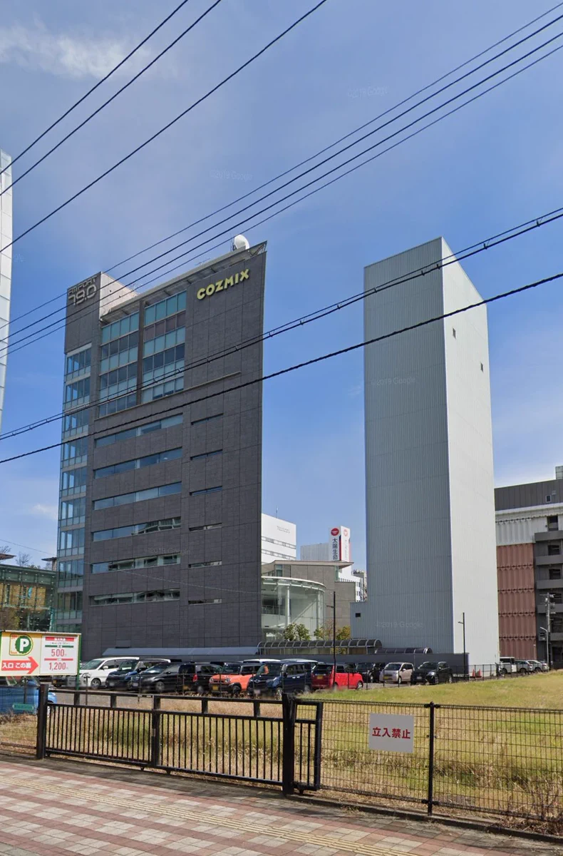 新潟県にあるビルが？ゲームのバグのようになっているwww