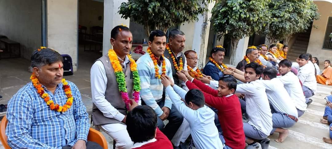 Asharamjiashram's tweet photo. 14 Feb Parents Worship Day
#मातृ_पितृ_पूजन_दिवस

श्री कृष्णा देवी पब्लिक स्कूल खड़े जट्टारी अलीगढ़ में किया गया मातृ पितृ पूजन कार्यक्रम।
#GLIMPSES_ParentsWorshipDay

https://t.co/DQNFWBG4Ke https://t.co/sw7PeVmAOc
