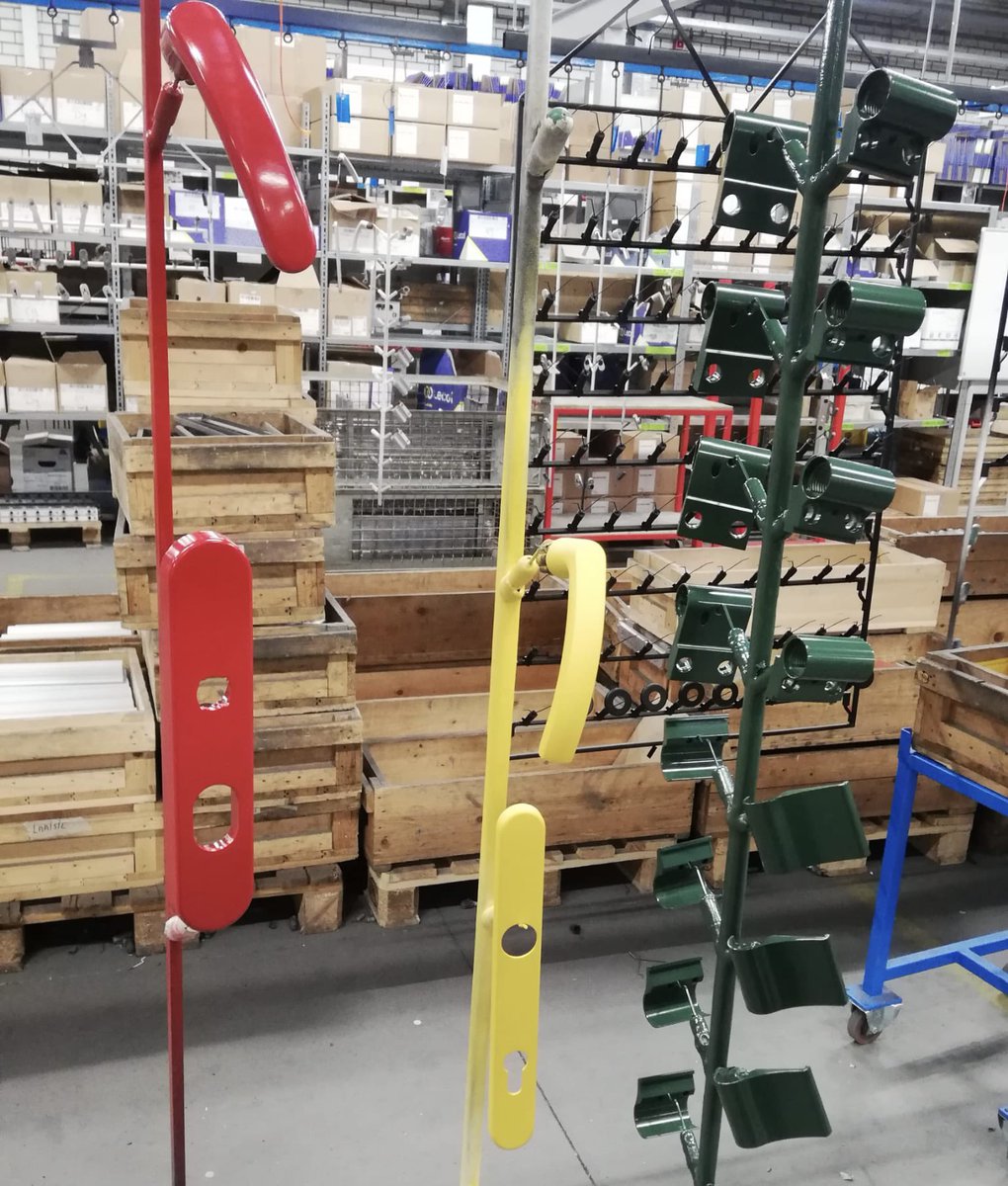 Aan de kleuren zal het niet liggen! #Vastelaovend #Carnaval #2022 #Poedercoat #Bouwbeslag #AMI