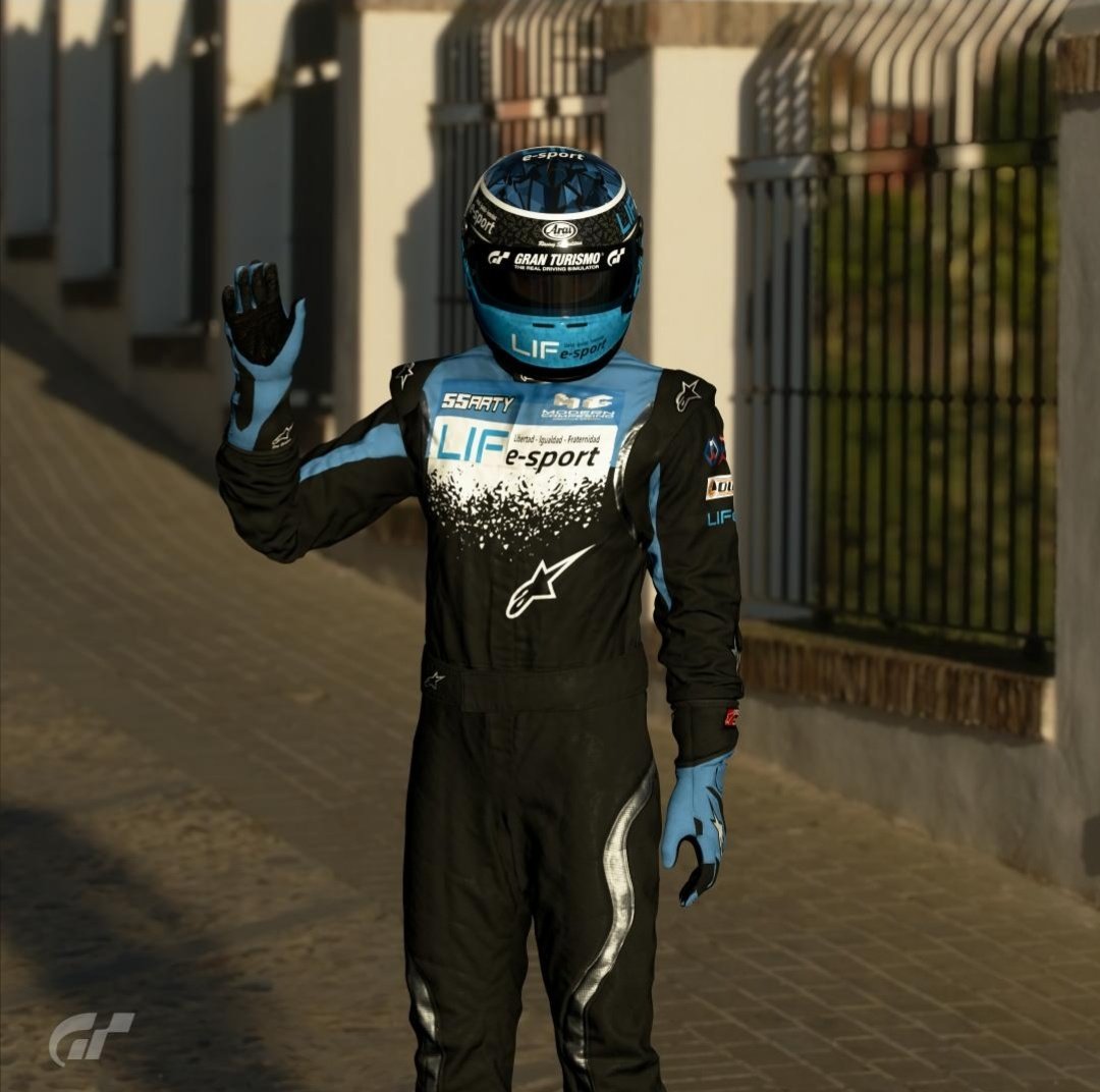 LifeEsports1's tweet photo. Día de carrera!!! A las 22:30 en el twitch de @DmzSeries 
LIFe_Arty se estrena con nosotros, suerte campeón! https://t.co/O9x902PVDd