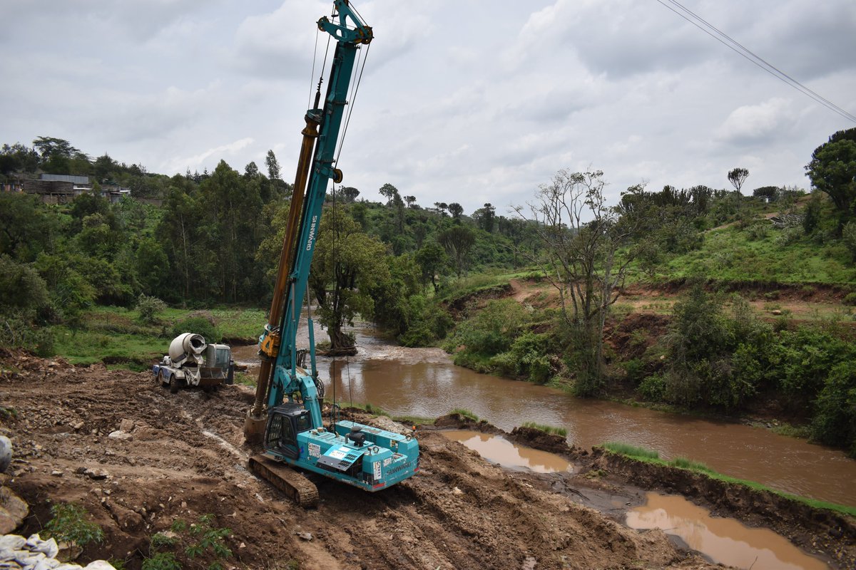 KURAroads's tweet photo. Construction of Narok town roads Phase 1 in Narok County in progress, currently at 58 per cent. The project roads roads include Kims Breeze-Polong'a Road, Olmarei Lang' Road, ENSDA-Africa Hope Road, Bridge Approaches and County Commissioners Loop Road. https://t.co/rGitK7a7LW