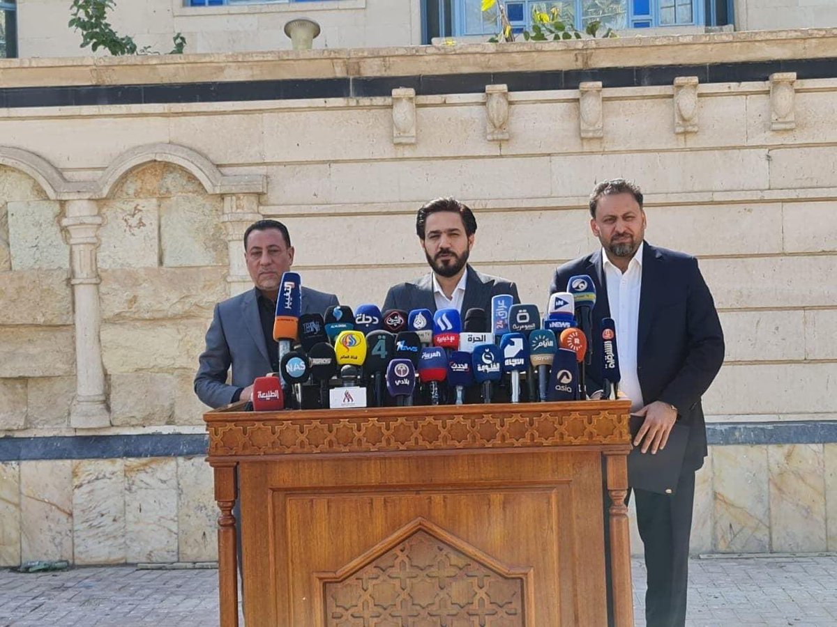 رئيس الكتلة الصدرية حسن العذاري: 

- تشكيل غرفة عمل من أعضاء الكتلة الصدرية حول ملفات الكهرباء والنفط والزراعة والتجارة والاتصالات والعدل والموارد المائية .
