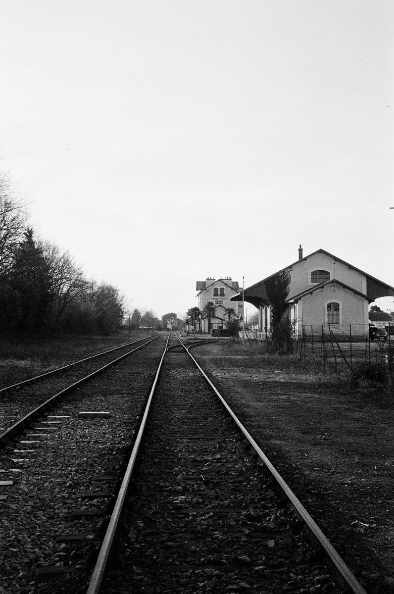 <a href="/thomas_app/">Thomas App</a>