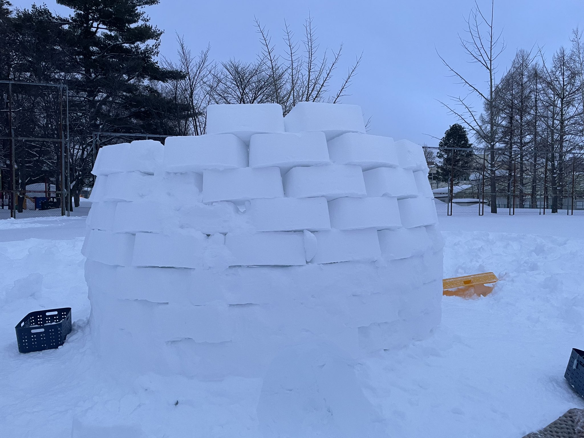 みなみ 息子が喜ぶかと思って軽い気持ちで始めたかまくら作り 気づけば7時間経過 未完成で終了です T Co Stjunx7ss7 Twitter