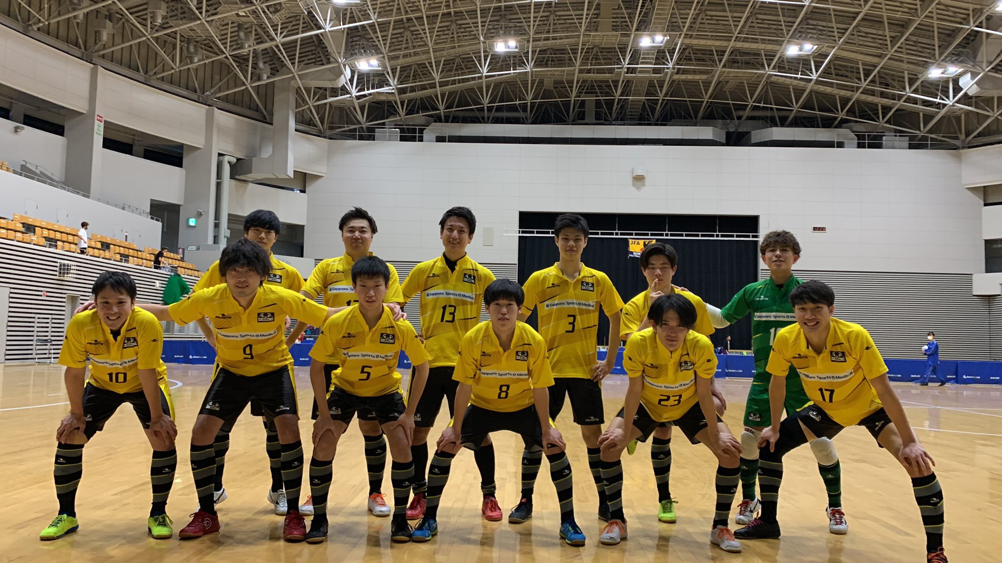 サフィルヴァ北海道 バレーボール 公式 ホームゲームではsafilvaのフットサルチームの皆さんもお手伝いしてくださいました いつも本当にありがとうございます また 対決コラボもしましょう T Co Fwwo8ue6ru スポーツで笑顔の輪を