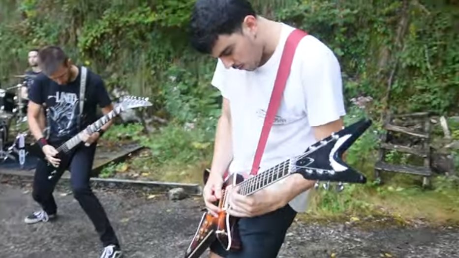 "Hostoak erori dira" abestiaren bideoklipa zabaldu du Oñatiko Broken Legacy taldeak. Martxoaren 27an argitaratuko duen "Ortzimuga" diskoaren bigarren aurrerapena da. Ikusi hemen 👉 badok.eus/bideoa/hostoak…