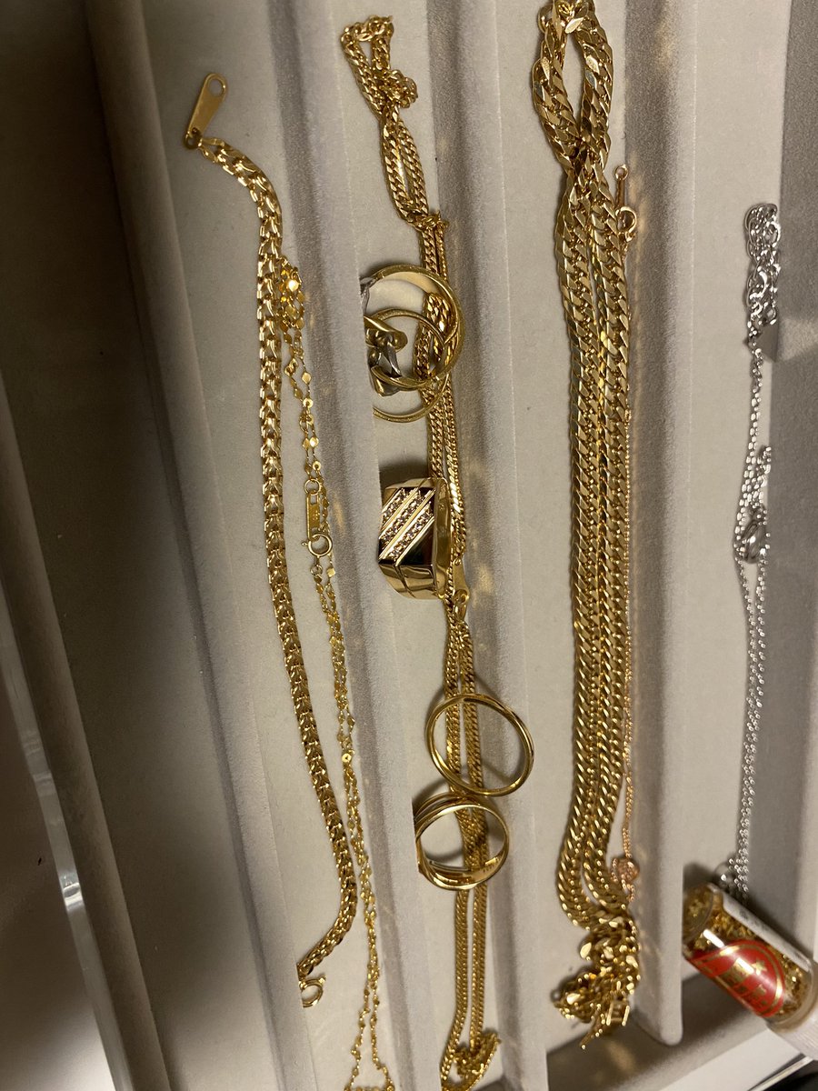 MSR19924524's tweet photo. 金めっちゃ上がっとるやん🏅
安いときに買って高い時に売る。
10年後ｇ1万？？
#ウクライナ #ロシア #金 #高騰 https://t.co/JwBkEXNWzH