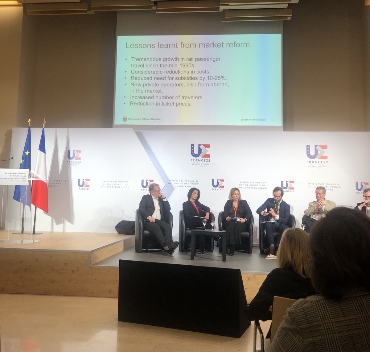 Le représentant suédois présente au colloque trains de nuit #pfue les impacts de la concurrence ferroviaire de l’indépendance de réseau au bénéfice de la fréquentation du rail good for the planet ⁦<a href="/KarimaDelli/">Karima Delli</a>⁩ ⁦<a href="/Djebbari_JB/">Jean-Baptiste Djebbari</a>⁩ ⁦<a href="/transdevFR/">Transdev France</a>⁩ ⁦<a href="/snalltaget/">Snälltåget</a>⁩