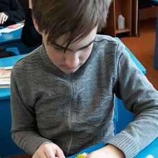 На уроках технологии обучающиеся 7 класса #Заволжьешкола с удовольствием делали подарки своим папам, братьям ко Дню Защитника Отечества.