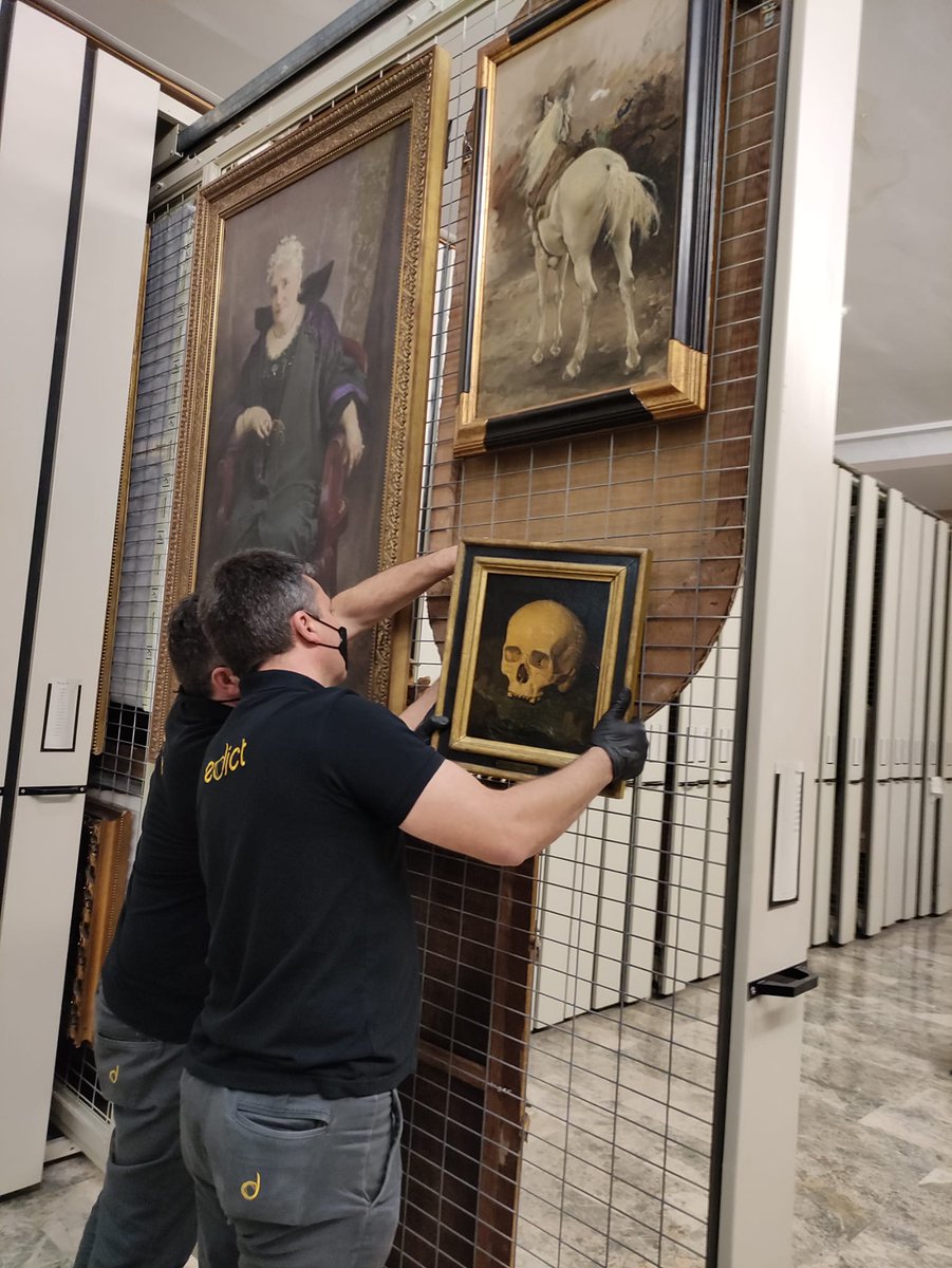MuseodeZaragoza's tweet photo. 🖼🚗#ColeccionesQueViajan
💀Ya tenemos con nosotros una de nuestras obras más mediáticas #Vanitas de Dionisio Fierros.
🏛Ha estado expuesta en el @PBALille, en la muestra #ExperienceGoya que recreaba la #QuintadelSordo; una inmersión visual y sonora sobre el pintor aragonés. https://t.co/1MW8QMbW0u